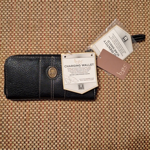 b.o.c. Handbags - b.o.c Black Charging & RFID Wallet